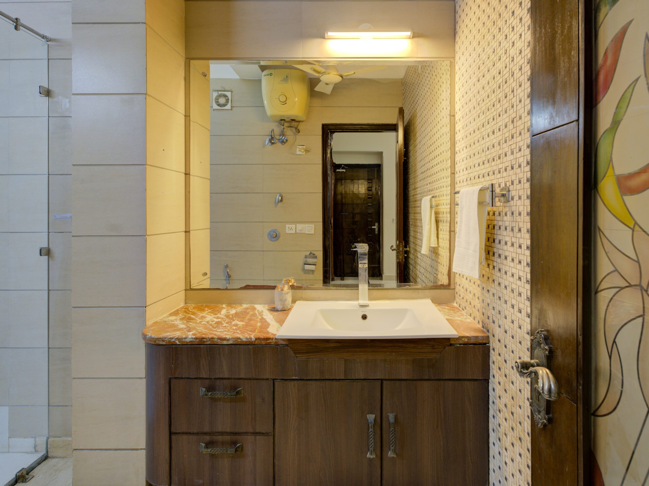 DSC04286_7_8Interior 2 copy